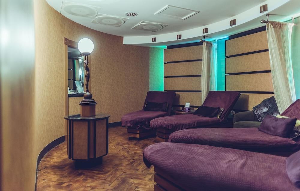 THE GRAND HOTEL AND SPA photo 3