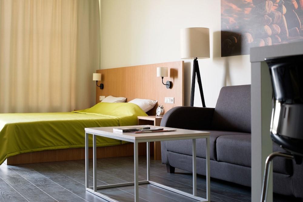 GO HOTEL SHNELLI photo 2