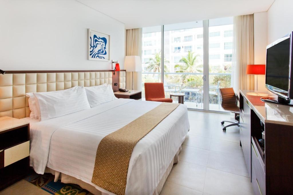 HOLIDAY INN CARTAGENA MORROS photo 2