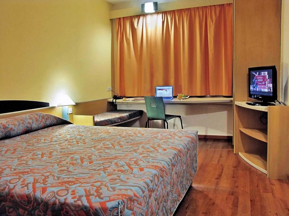 IBIS MENDOZA photo 1