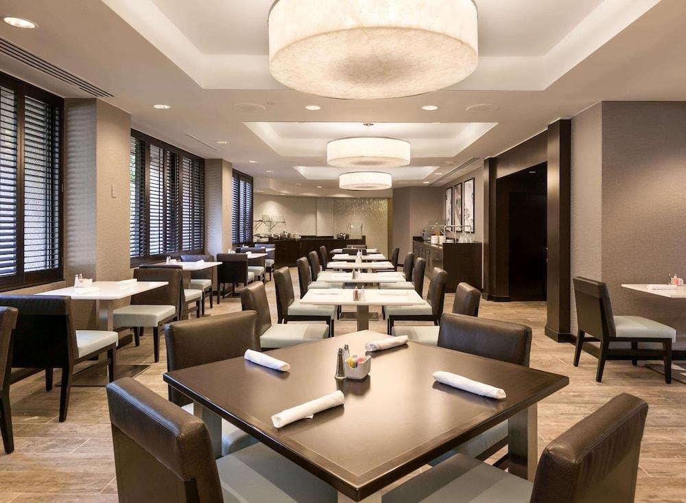 DoubleTree Suites by Hilton Houston by the Galleria photo 2