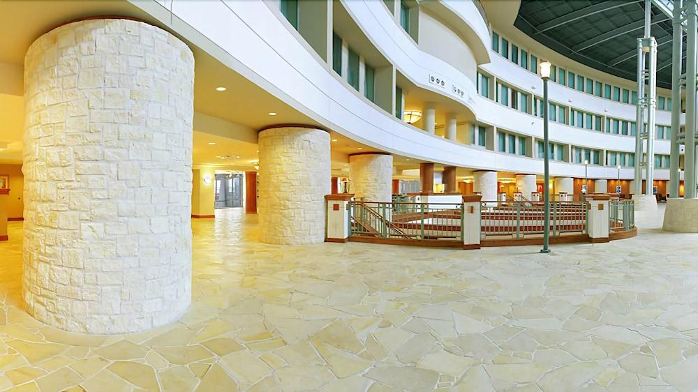 Hilton Austin Airport photo 4