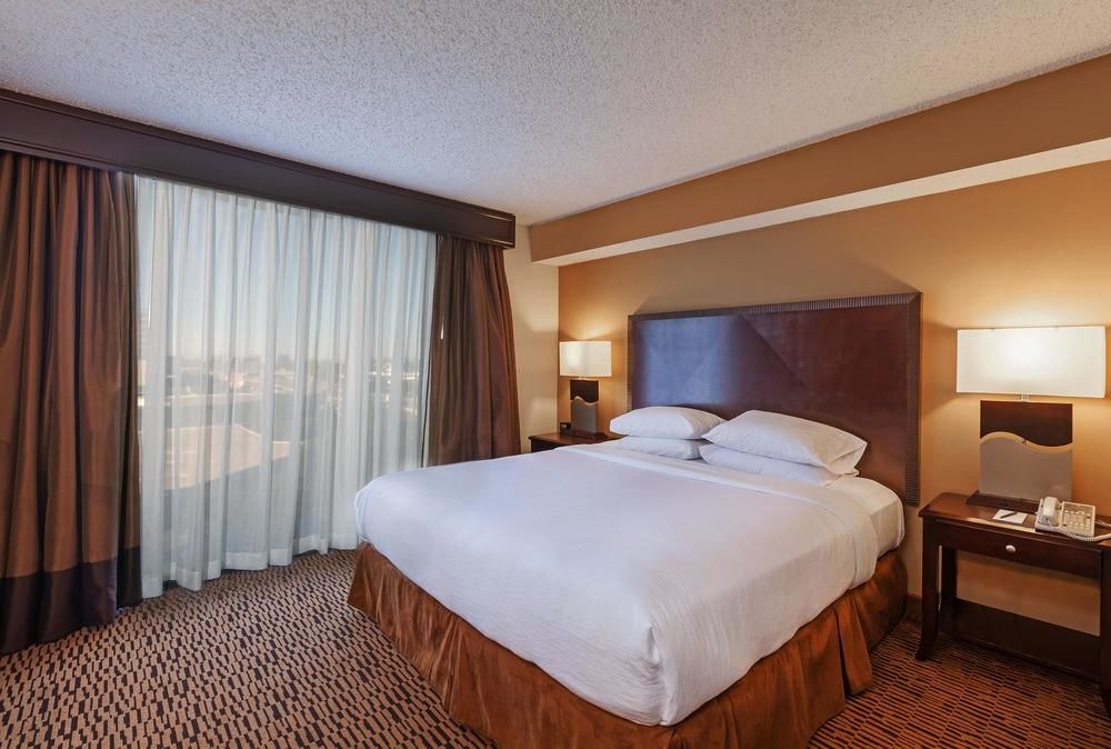 Embassy Suites by Hilton Dallas Market Center photo 1