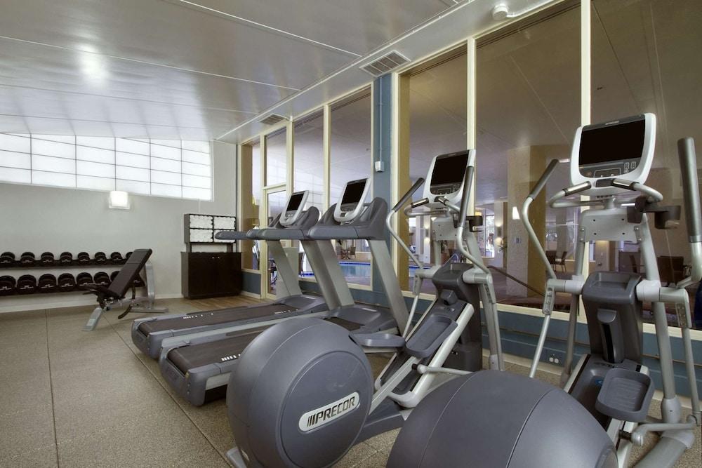 Embassy Suites by Hilton Dallas Market Center photo 3