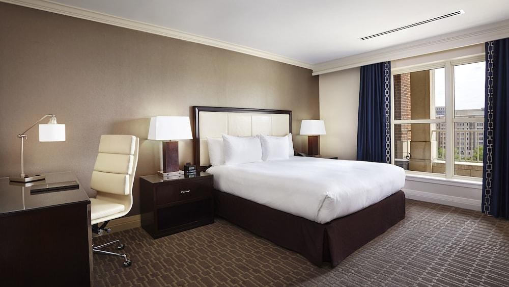 Hilton Alexandria Old Town photo 3
