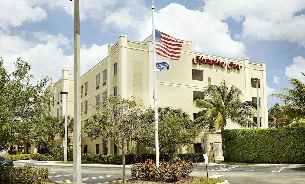 Hampton Inn West Palm Beach Central Airport photo 2