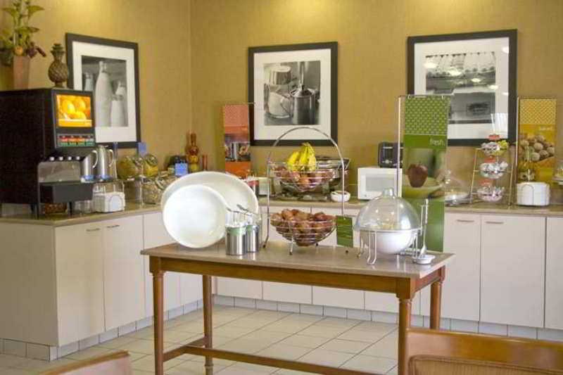 Hampton Inn Houston Hobby Airport photo 1