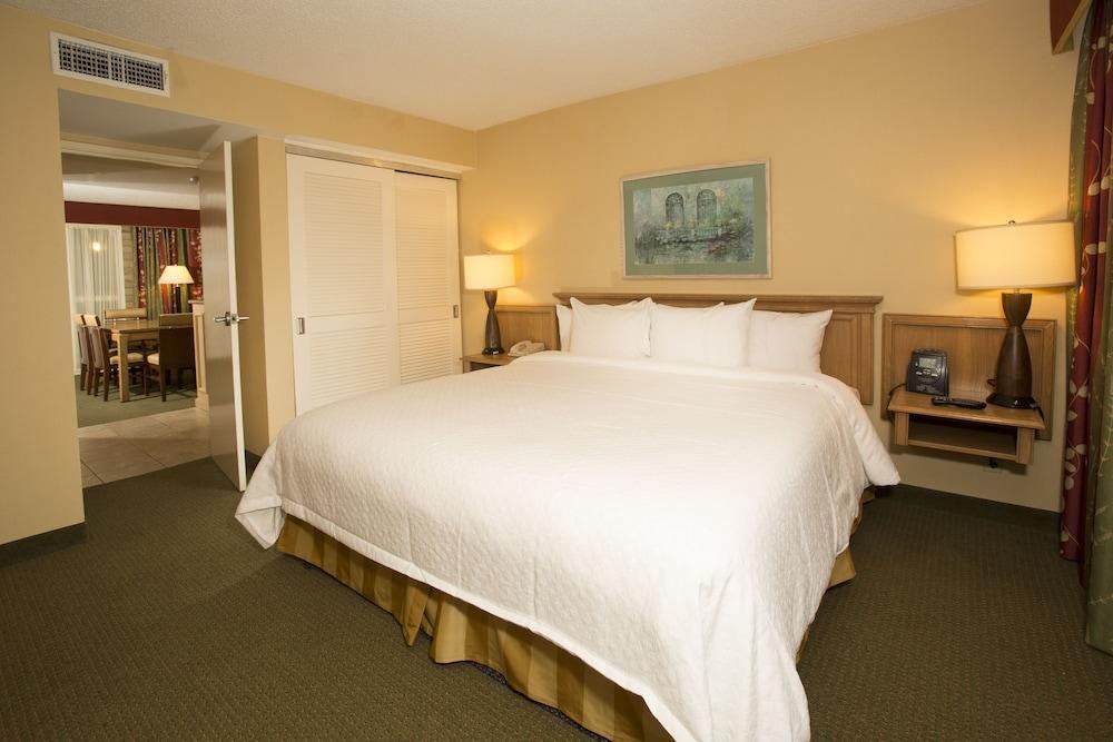 Embassy Suites by Hilton Dallas Park Central Area photo 4