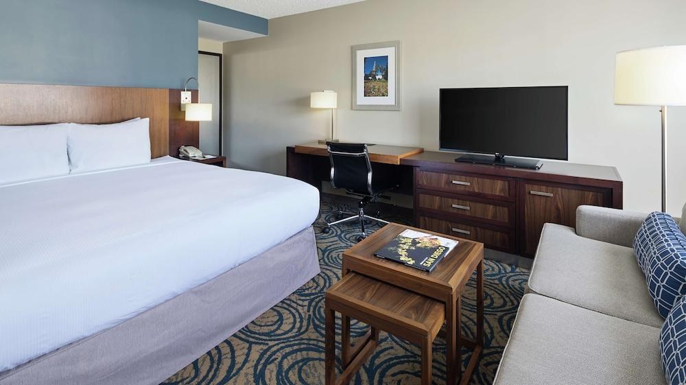DoubleTree by Hilton San Diego - Del Mar photo 2