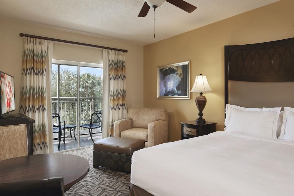 HILTON GRAND VACATIONS SUITES AT SEAWORLD photo 2