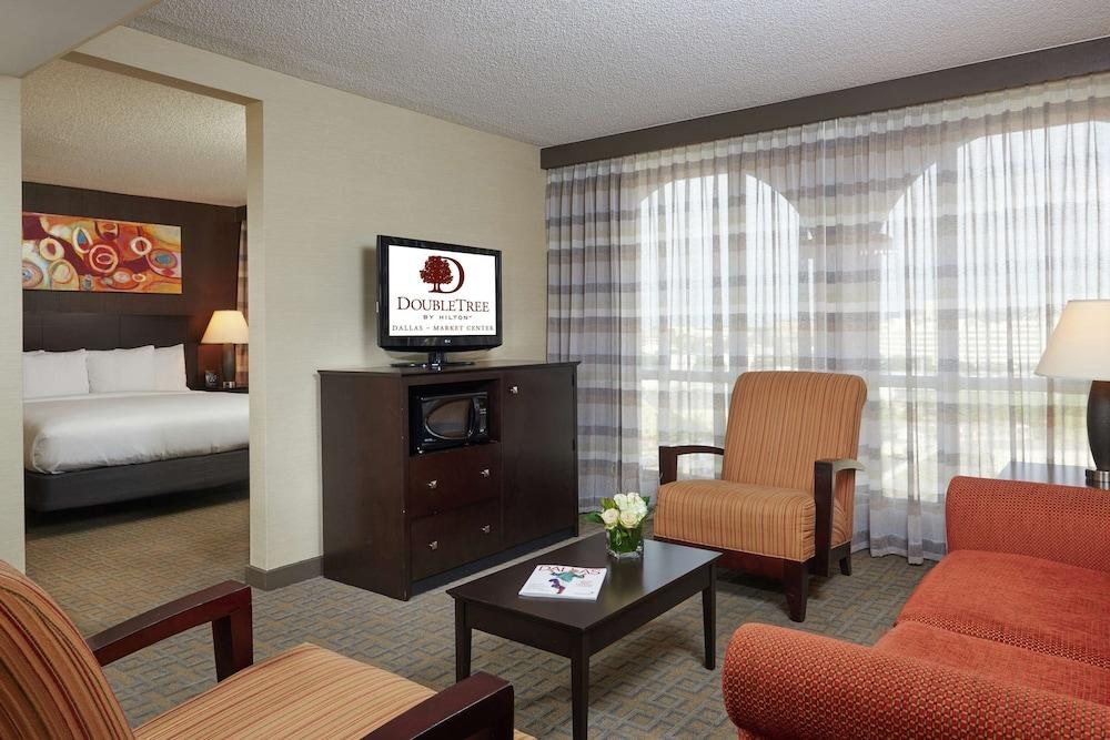 DoubleTree by Hilton Dallas - Market Center photo 2