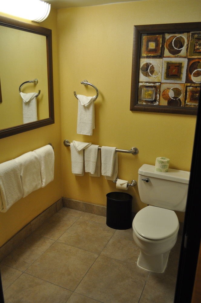 Embassy Suites by Hilton Phoenix Biltmore photo 1