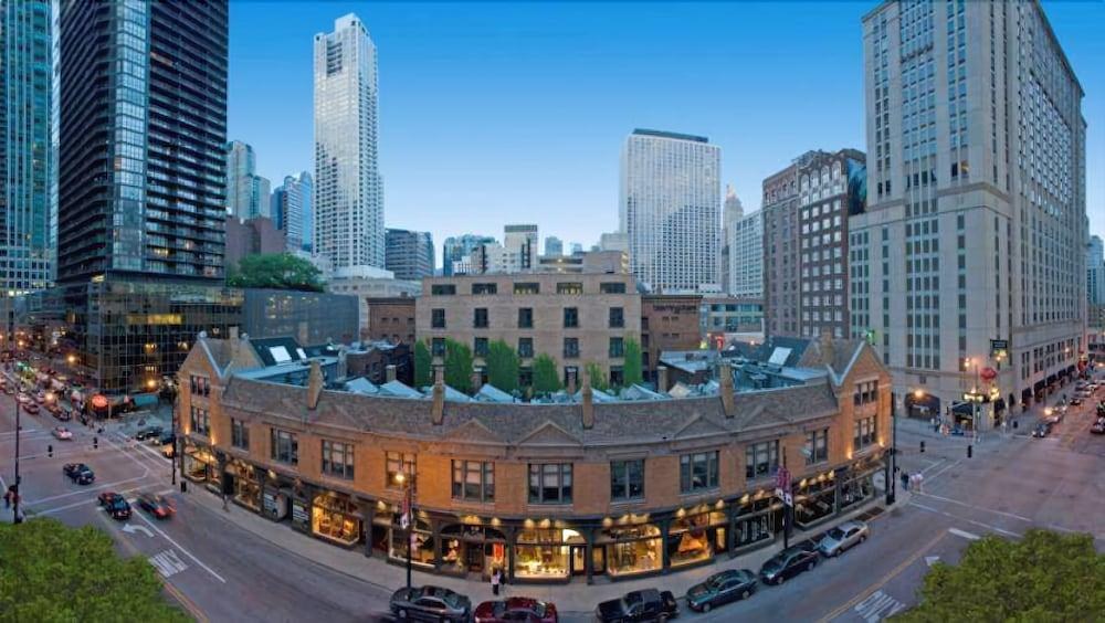 Embassy Suites by Hilton Chicago Downtown River North photo 2
