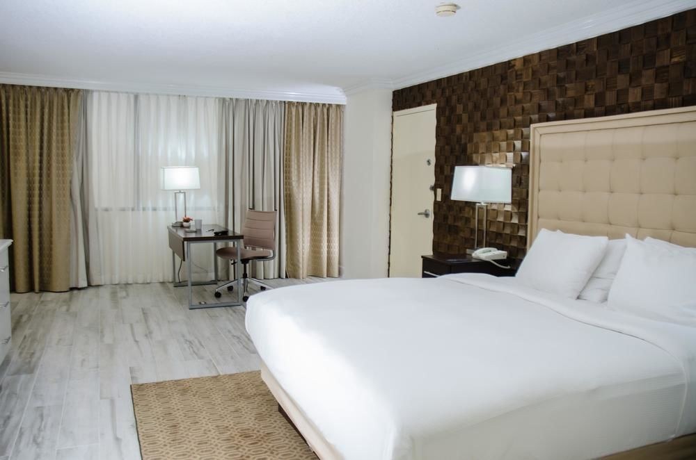 Hilton Palm Beach PBI