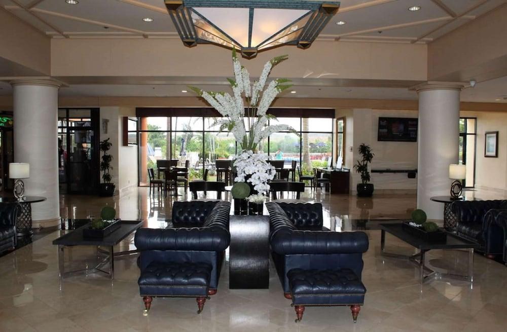 Hilton Palm Beach PBI photo 3