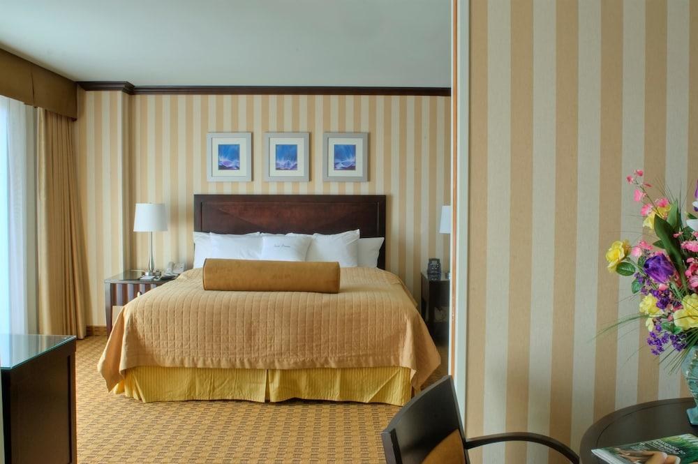 Courtyard by Marriott San Diego Downtown Little Italy photo 3