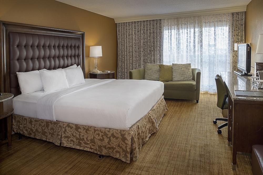 Hilton St. Louis Airport photo 2