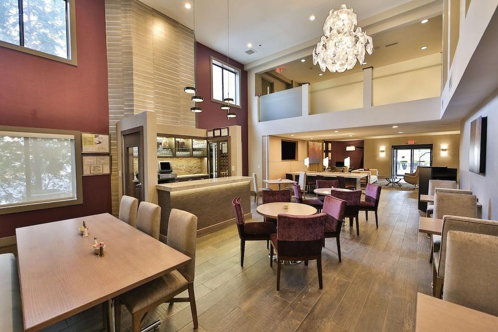 DoubleTree by Hilton Atlanta - Alpharetta photo 2