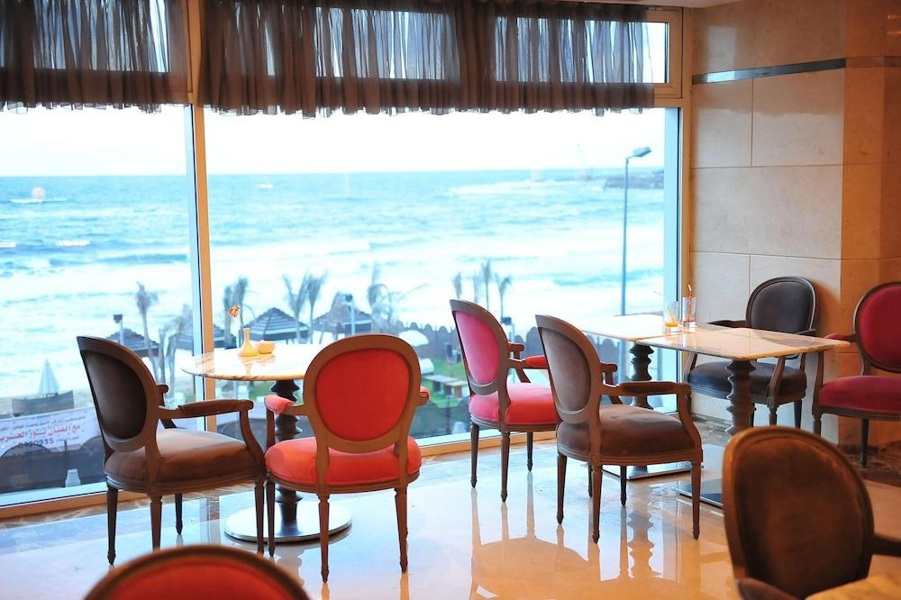 Hilton Alexandria Corniche photo 4