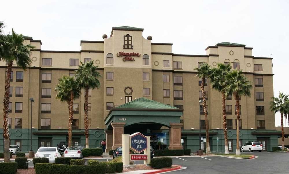 Hampton Inn Tropicana photo 1