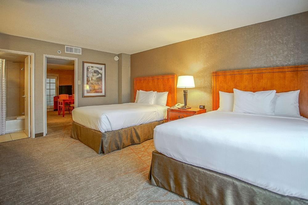 Embassy Suites by Hilton San Antonio NW I-10 photo 2