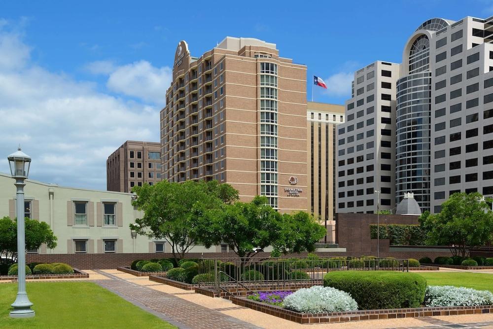 DoubleTree Suites by Hilton Austin Downtown Capitol photo 4