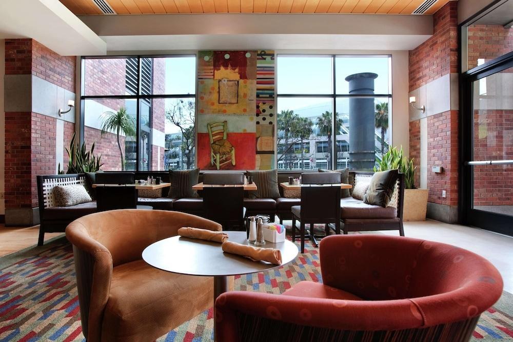 Hilton San Diego Gaslamp Quarter photo 3