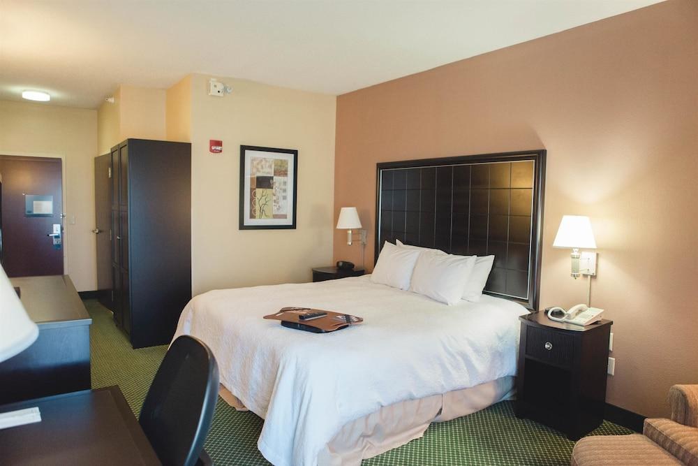 Hampton Inn Bloomington West photo 3