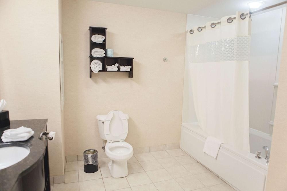 Hampton Inn Bloomington West photo 4