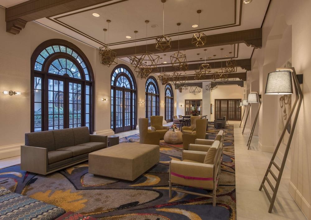 DoubleTree by Hilton Austin photo 2