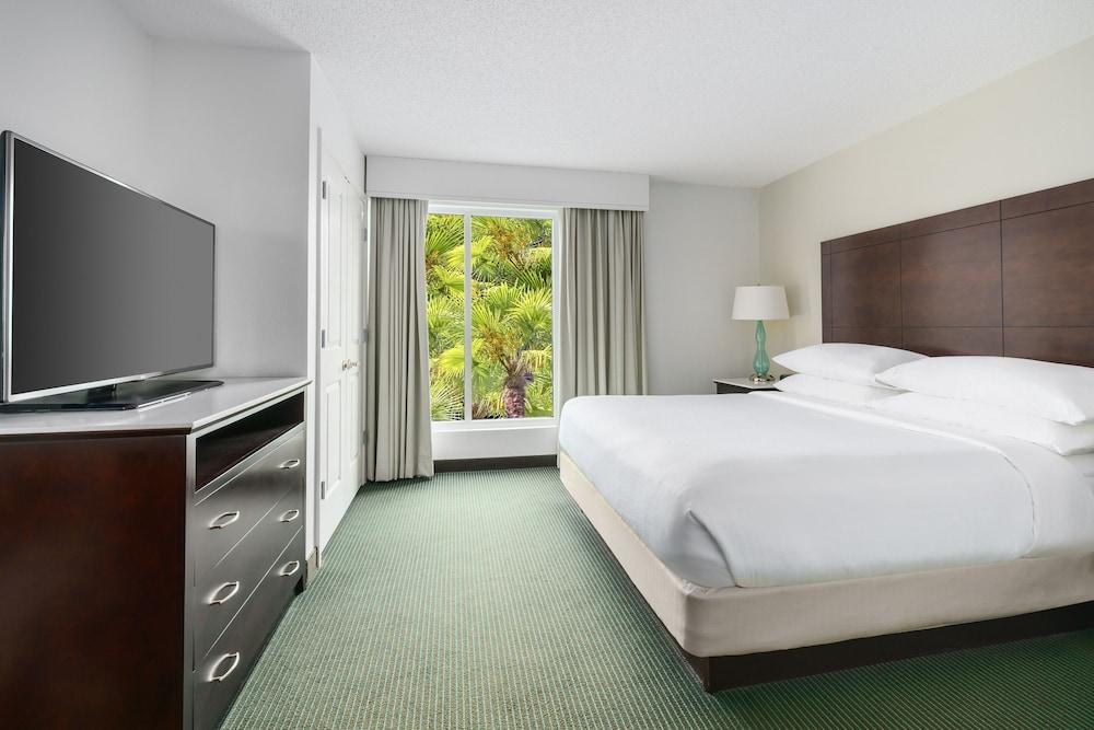 Embassy Suites by Hilton Orlando Lake Buena Vista Resort photo 2