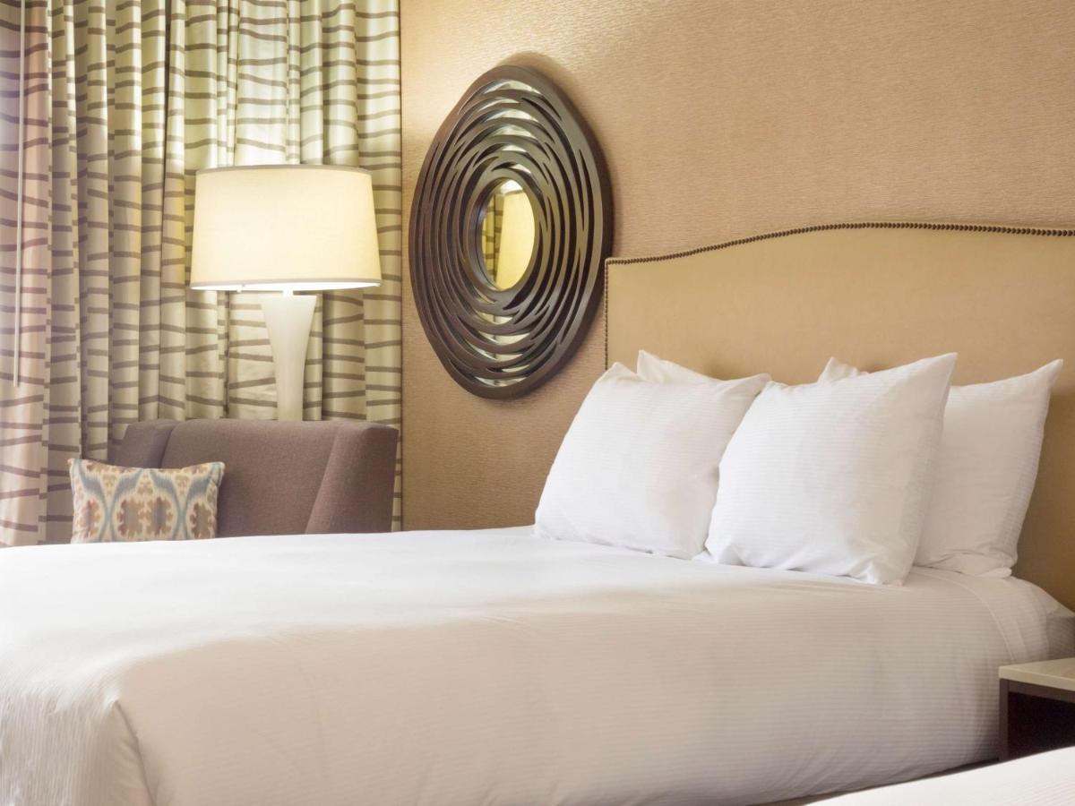 HILTON PHOENIX AIRPORT photo 1