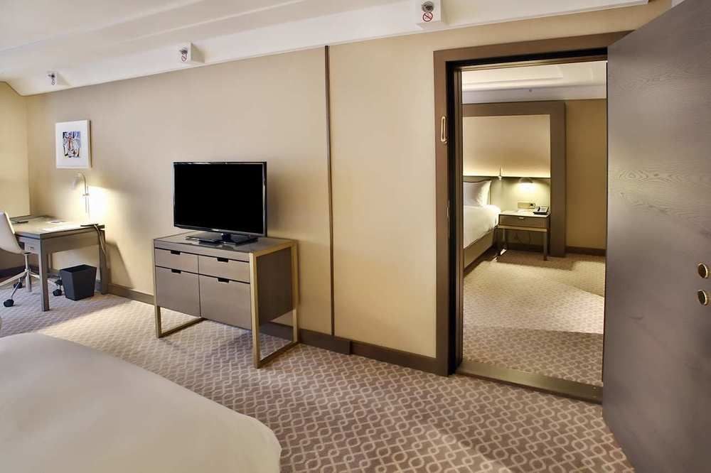 Hilton Vienna Plaza photo 1
