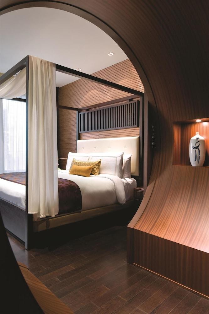 SHANGRI-LA TORONTO photo 3