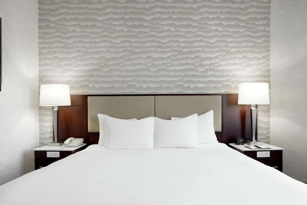 DoubleTree Suites by Hilton Phoenix photo 4
