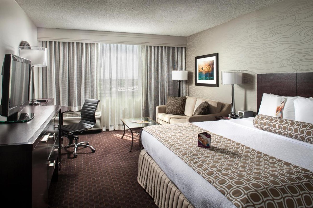 CROWNE PLAZA PHOENIX AIRPORT photo 4