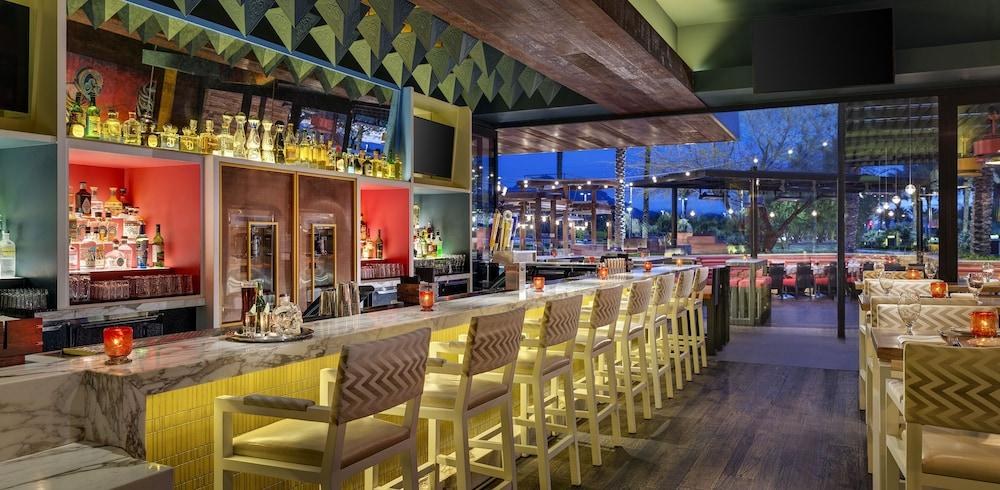 RED ROCK CASINO RESORT & SPA photo 4