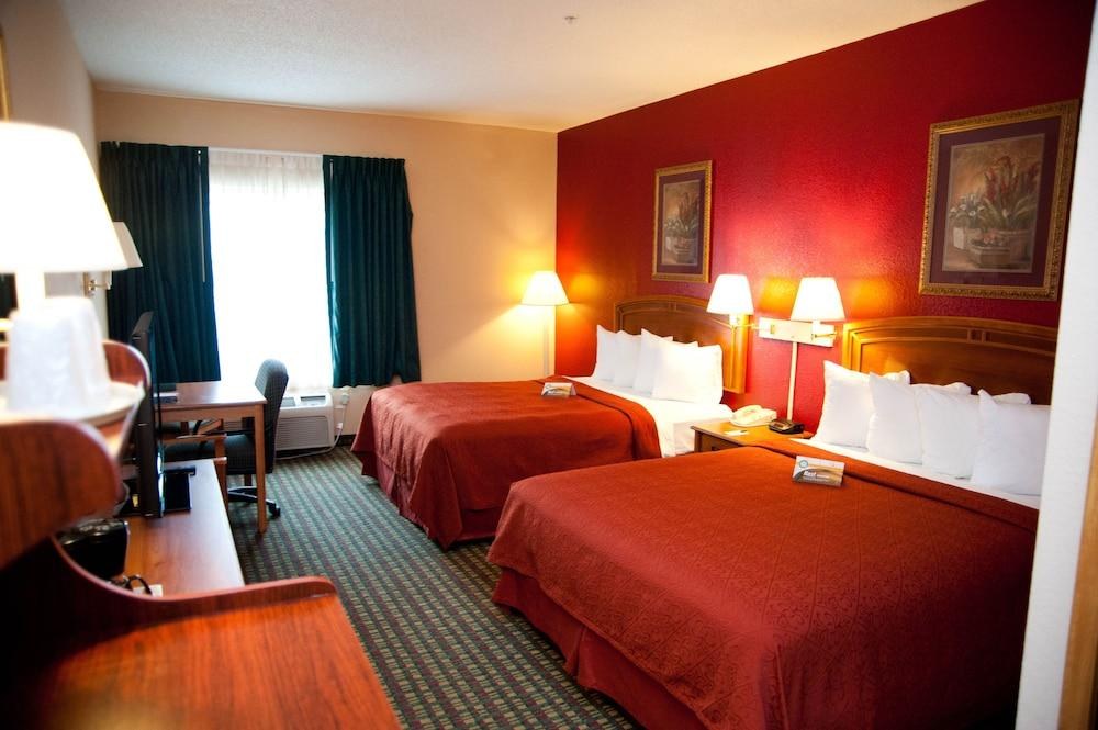 QUALITY INN & SUITES photo 2