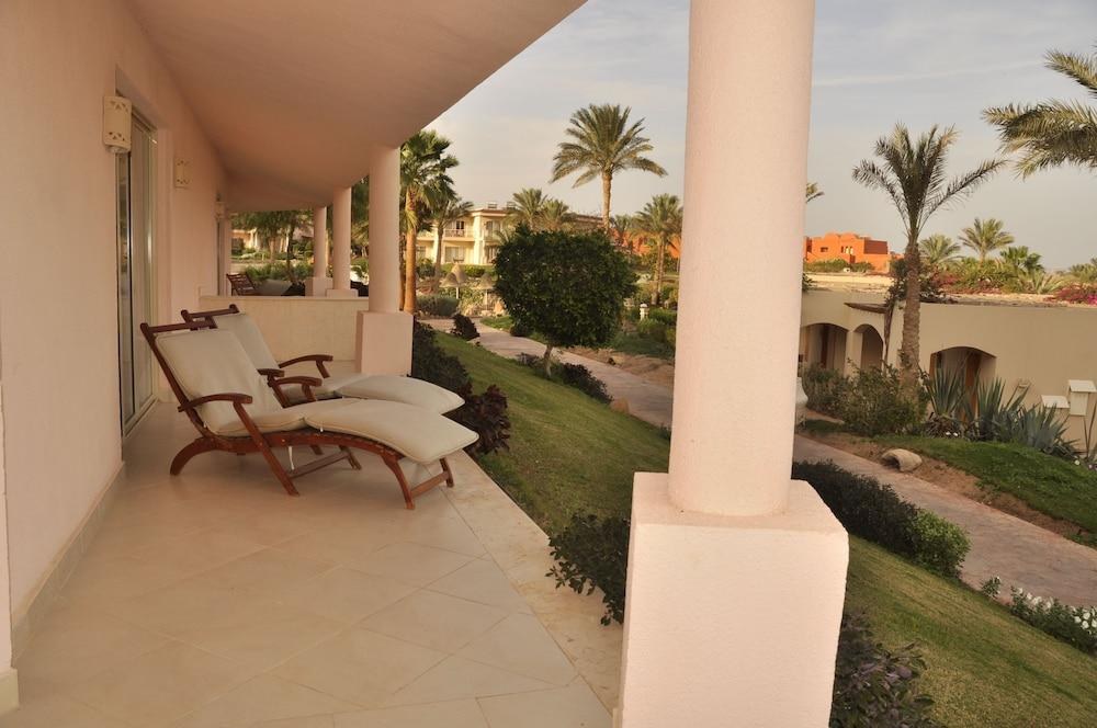 Parrotel Beach Resort photo 2
