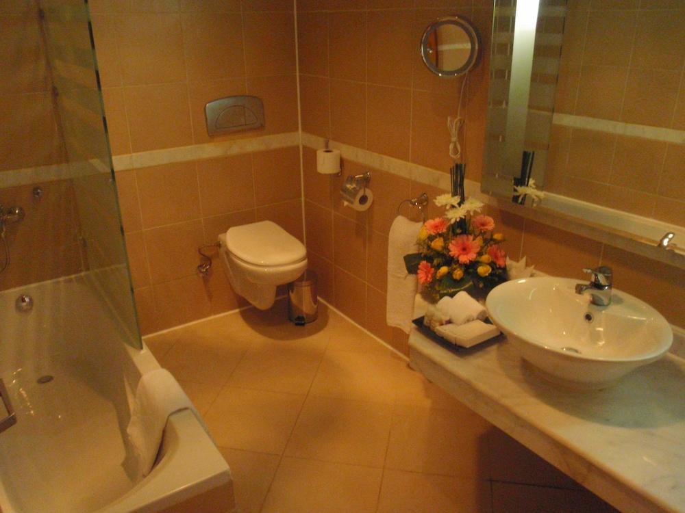 Parrotel Beach Resort photo 4