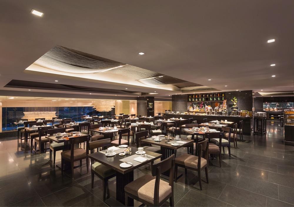CROWNE PLAZA KOCHI photo 2