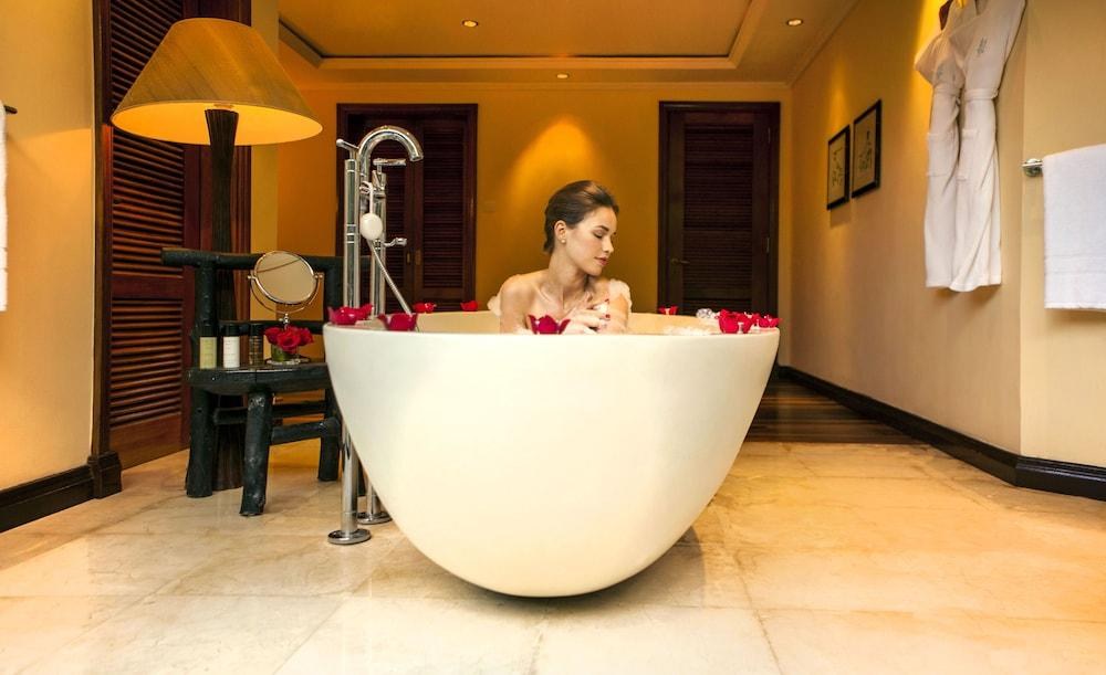 MARADIVA VILLAS RESORT AND SPA photo 4