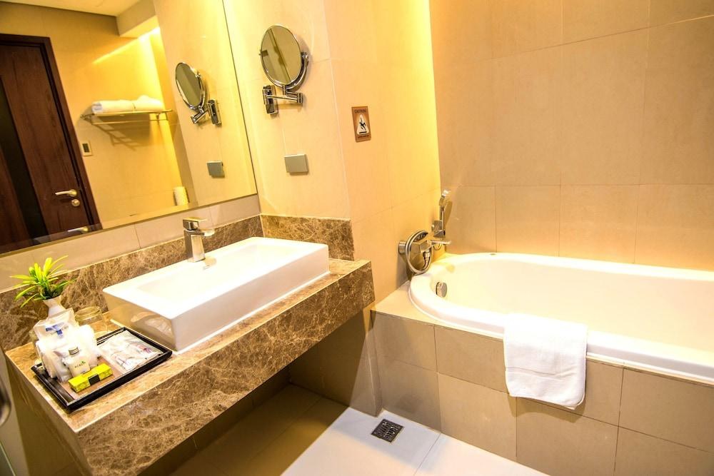 Acacia Hotel Manila photo 3