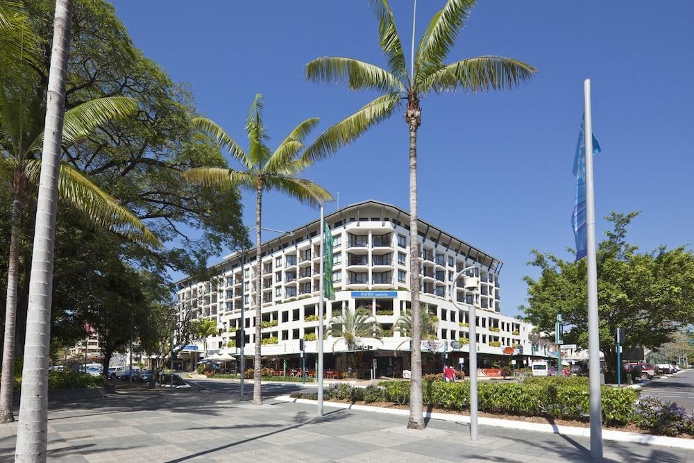 MANTRA ESPLANADE CAIRNS photo 3