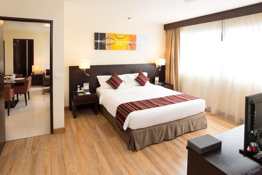 LOHAS RESIDENCES photo 3