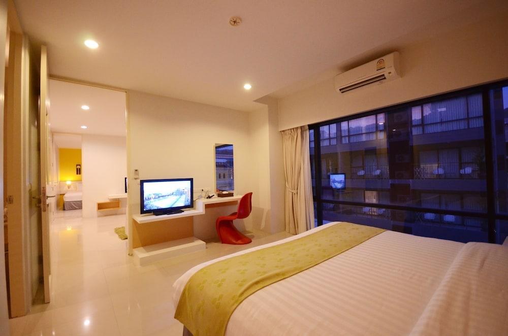 THE LANTERN RESORTS PATONG photo 2