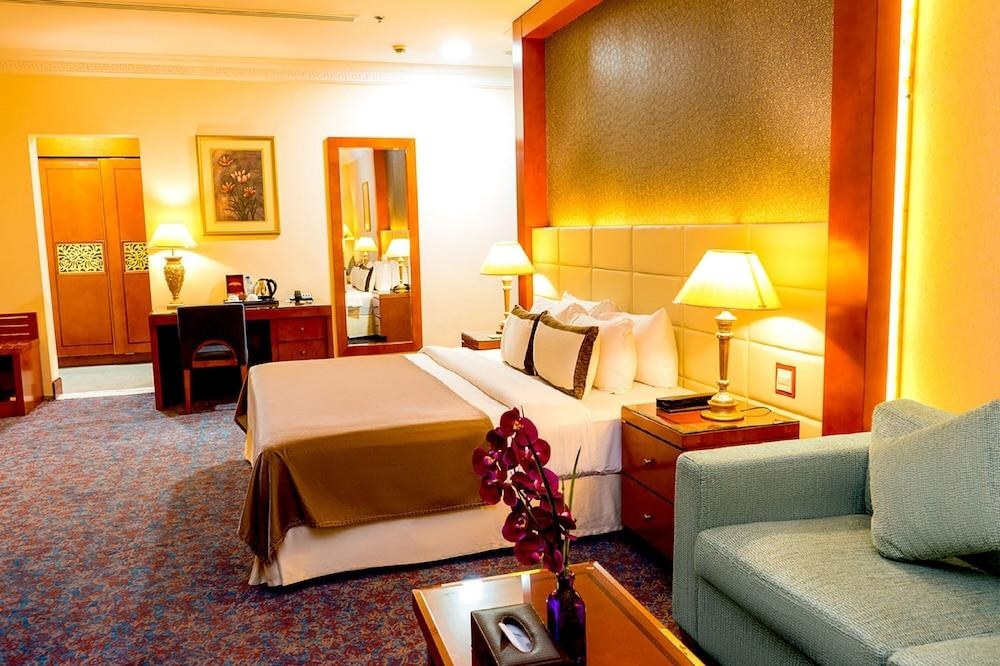 Grand Excelsior Hotel Al Barsha photo 2