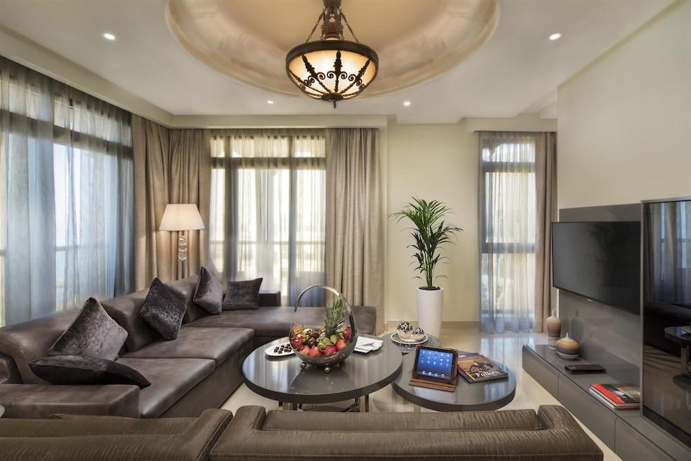 Bahi Ajman Palace Hotel photo 3