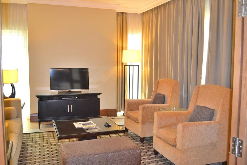Sheraton Khalidiya Hotel photo 3