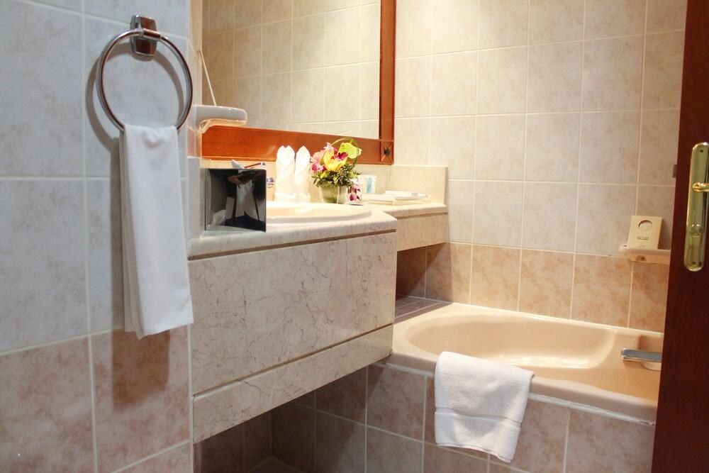 AL DIAR CAPITAL HOTEL photo 4